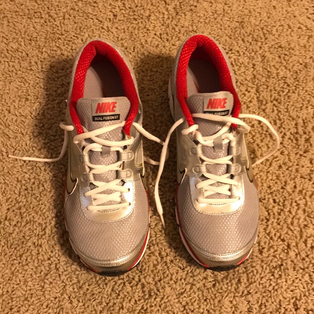 Nike dual fusion
